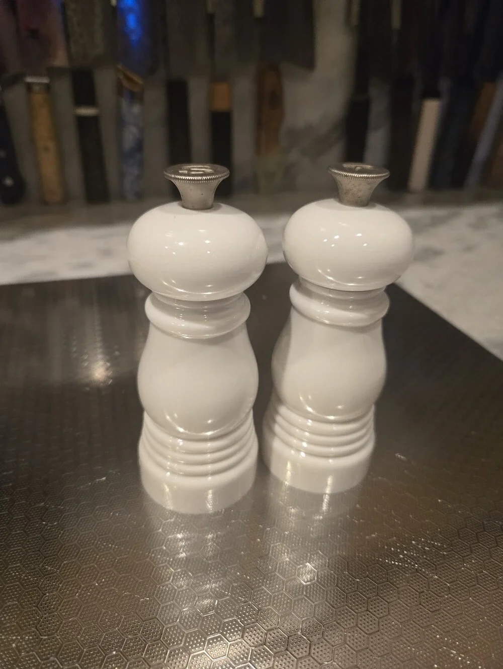 Le Creuset White Salt & Pepper Mill Grinders Set – Glossy Ceramic Paid $80
